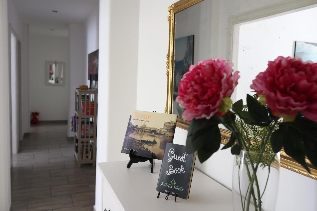 Pietro'S House Apartment โรม ภายนอก รูปภาพ